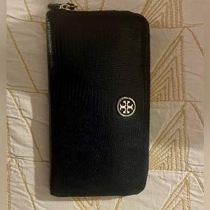 Tory Burch Leather Continental Wallet